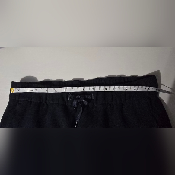 lululemon athletica On The Fly Crop Woven 23" - True Navy - Picture 10 of 12